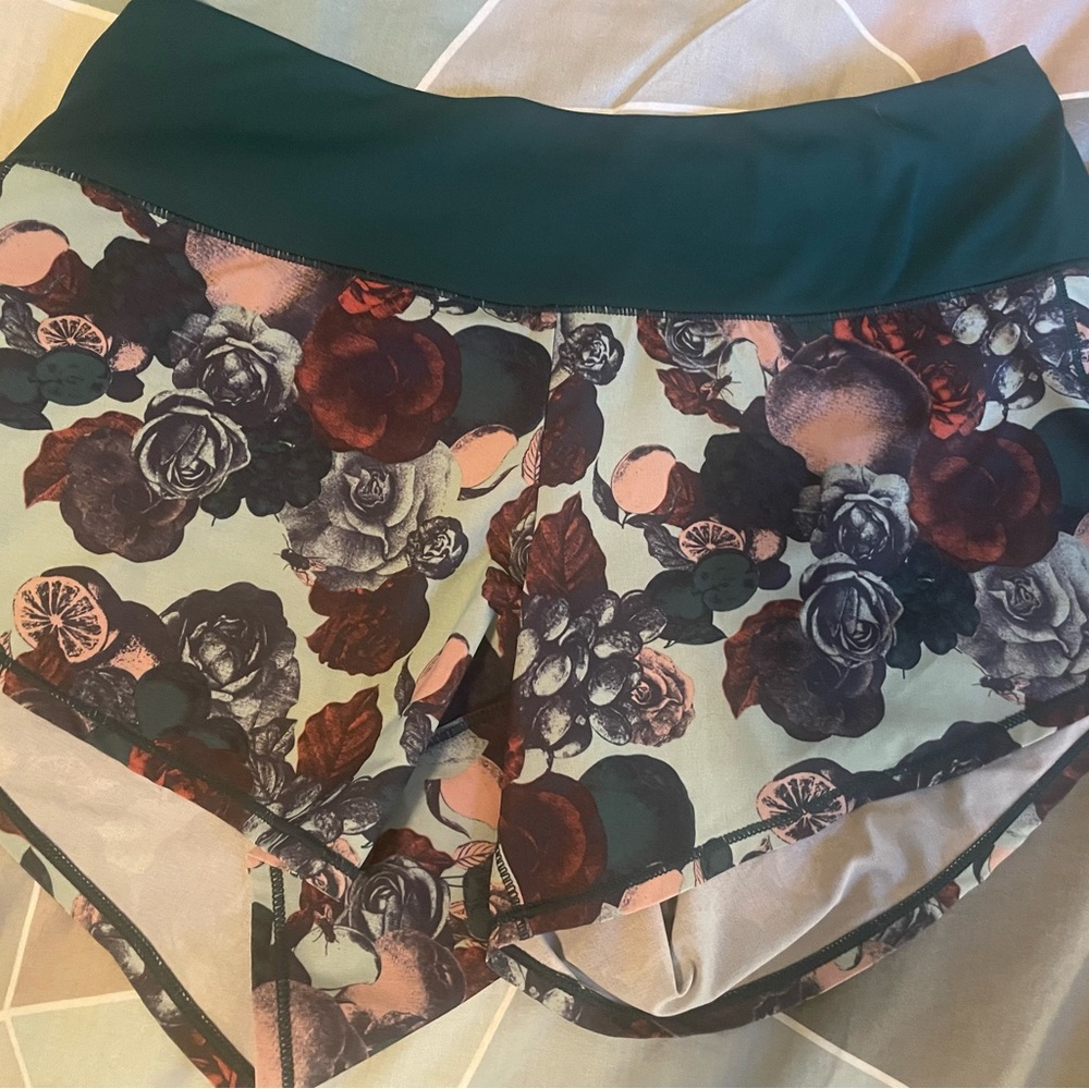 Women’s oiselle shorts size 4